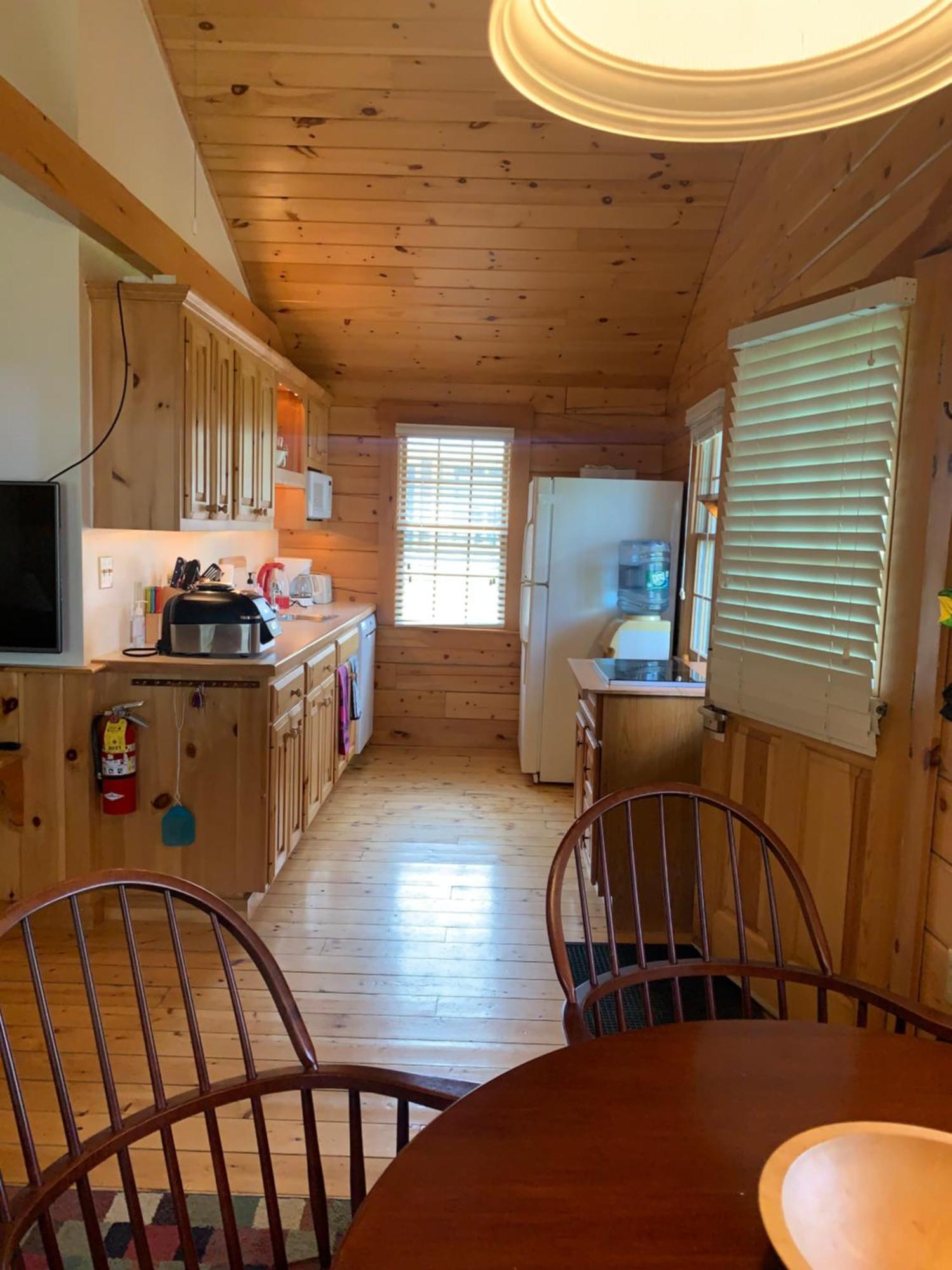 Beach Cottage Inn Линкольнвилл Экстерьер фото
